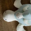 peluche-tortue-au-large-de-nova (5) Peluche tortue 30cm - Au large de Nova - Trois Kilos sept