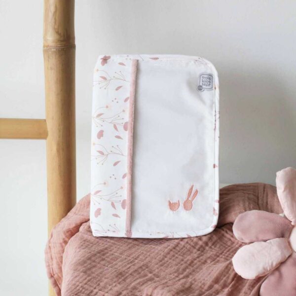 protege-carnet-de-sante-fleuri (1) Protège carnet de santé bébé - fleuri - Trois kilos sept