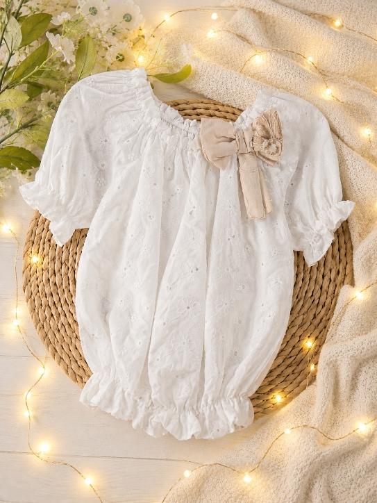 Top fille brodé blanc avec noeud beige
